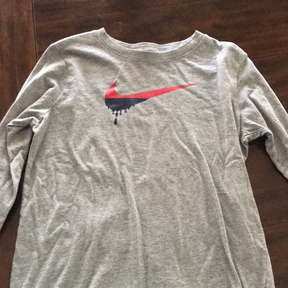 Bundle of 2 long sleeve.